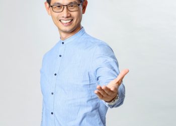 脊椎保健達人-身體智慧執行長-鄭雲龍-柏登牙醫看診分享推薦_副本